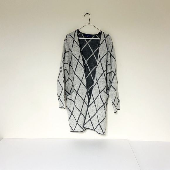 Gray Diamond Pattern Cardigan Sweater Women’s XL - Picture 2 of 13